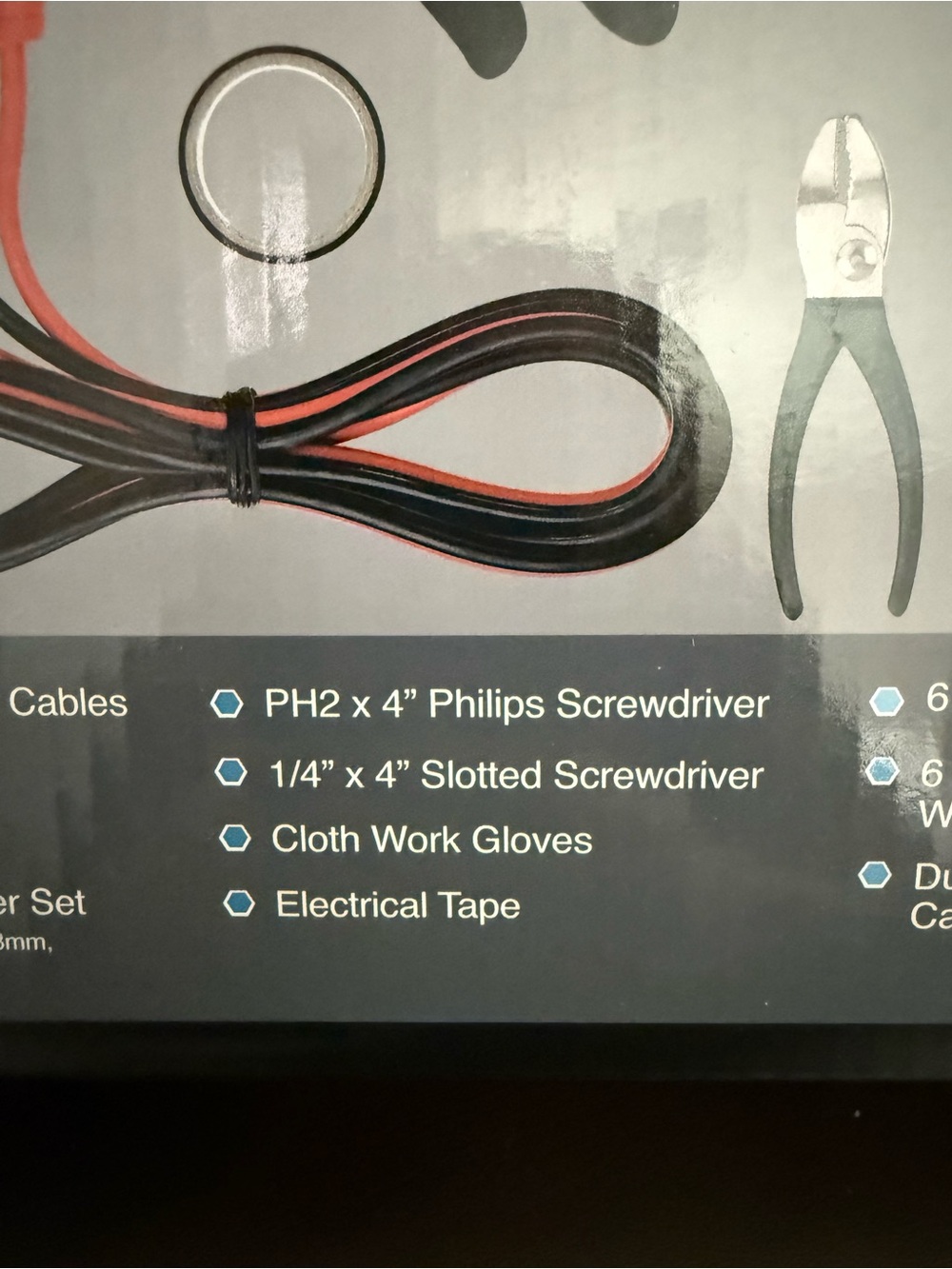 ππ BROOKSTONE 35 PIECE CAR EMERGENCY AUTO KIT. BRAND SEALED IN BOX! - Picture 3 of 16